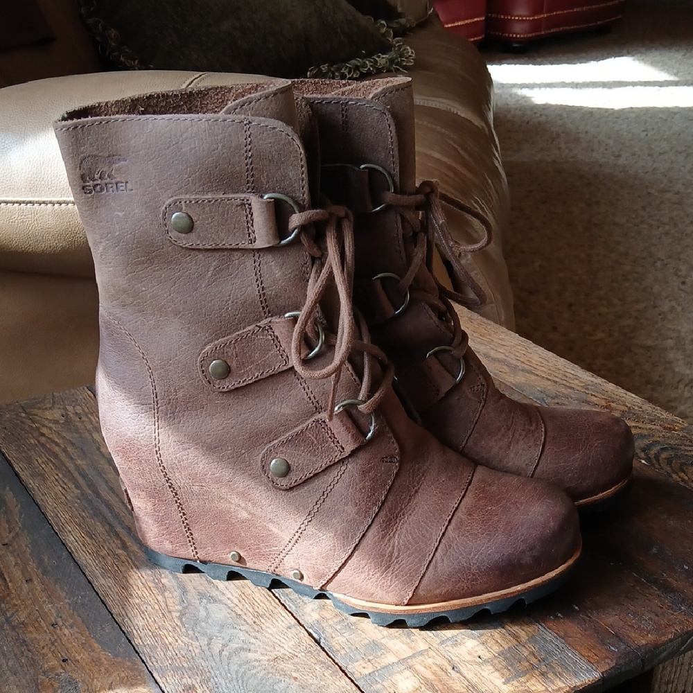 Sorel Women's Lace Up Brown Wedge Boots